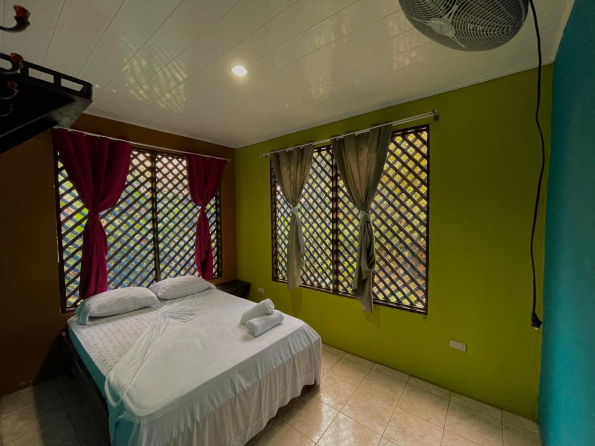 Los Amigos Jungle Hotel Тортугеро Экстерьер фото